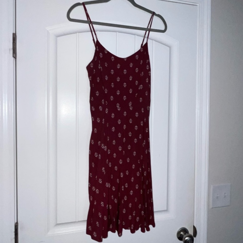 Elegant Burgundy Spaghetti Strap Dress